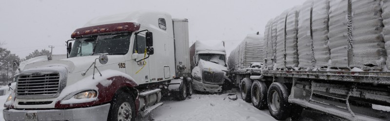 (File photo) Tractor trailers were among the vehicles that were part of a pileup on Hwy. 401 westbound between Glen Miller Road and Wallbridge-Loyalist Road in Quinte West Wednesday afternoon. Other multi-vehicle accidents have occurred eastbound near Brighton and westbound between Deseronto and Napanee. Photo by Justin Chin