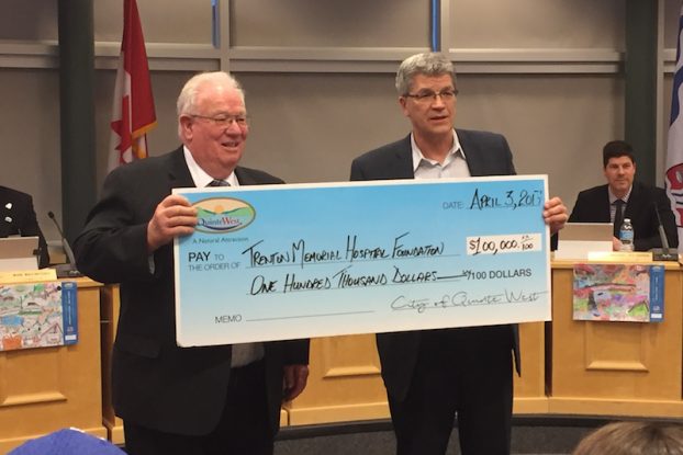 Mayor gives cheque to TMH